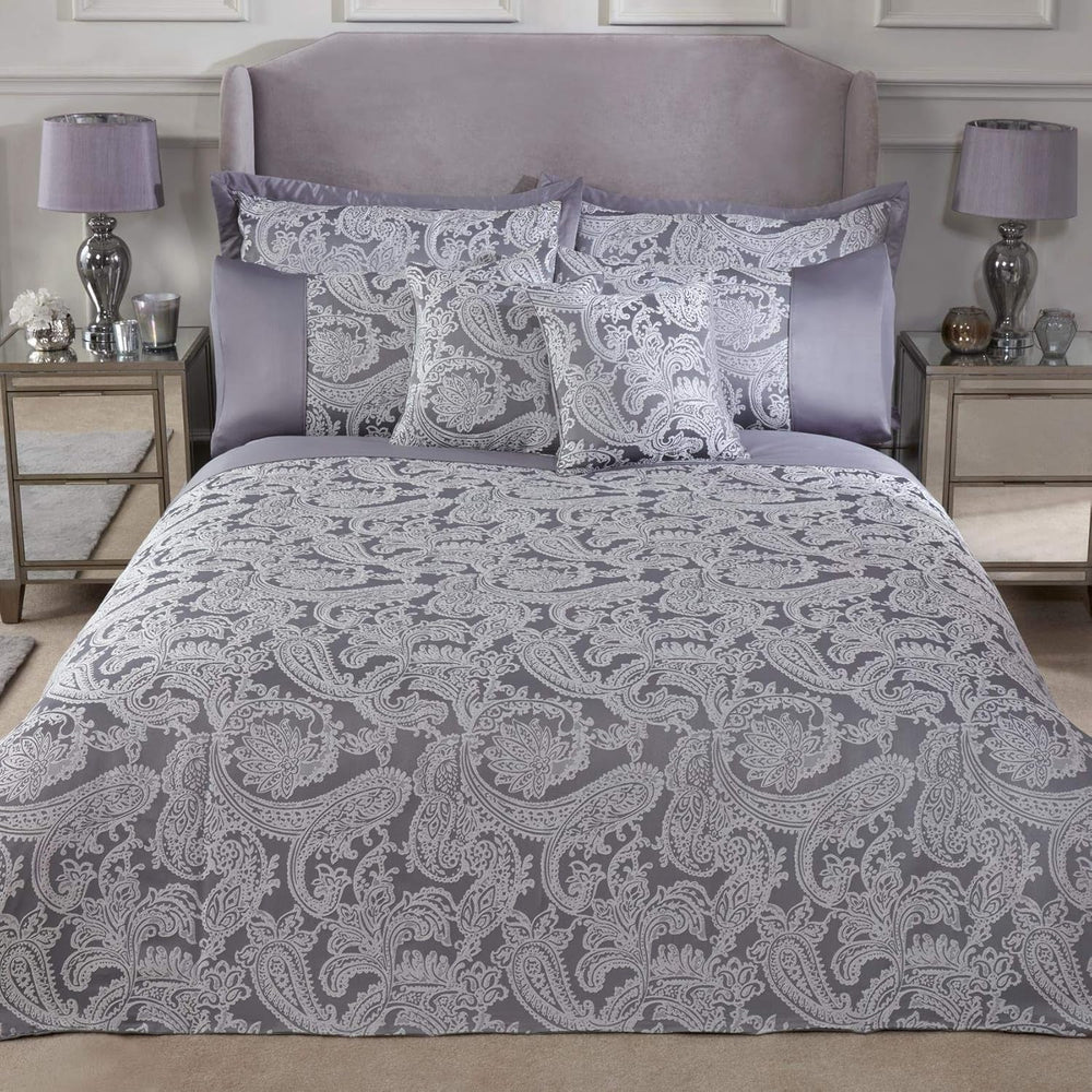 Couette Duchesse pour lit king size, 100% polyester, couleur crème Lits et Couettes Emma Barclay argent Super King