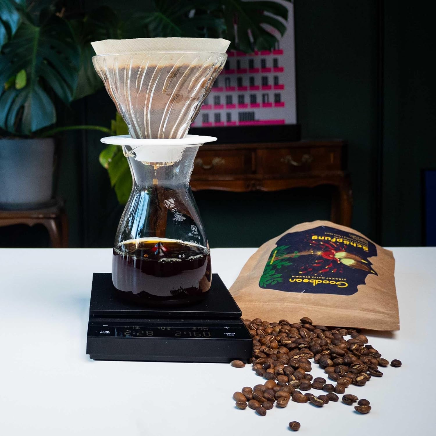 Création | Acidité florale, fruitée et délicate | Grains de café doux et harmonieux | 100% Arabica | Éthiopie - Yirgacheffe | Fraîchement frit | Expédié directement de la boulangerie | Torréfaction moyenne (2500g)