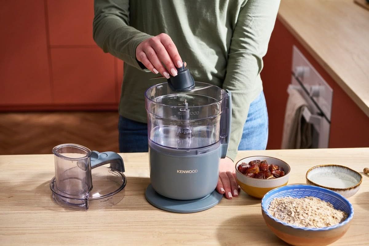 Kenwood Multipro Go FDP22.000GY, Robot Da Cucina Che Trita, Affetta, Grattugia, Réduire en Purea E Impasta, Ciotola Oui 1,3L, Lames de pétrissage, Disco Oui 4 Mm, 650W, Storm Blu Mama si Copilul Naty Shop