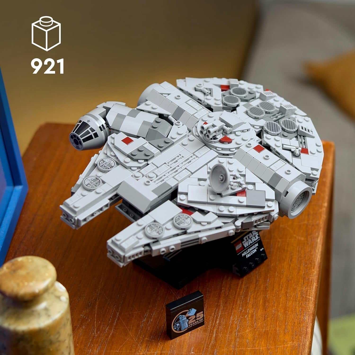 LEGO Star Wars Millennium Falcon 25e anniversaire pour adultes Vaisseau à construire Un nouvel espoir Kit de modèle de vaisseau spatial à collectionner Cadeaux pour hommes Femmes 75375 Jeux de construction Besuche den LEGO-Store