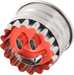 Dr. Oetker Emporte-pièce "Visage souriant" Ø 5 cm, Emporte-pièce de Noël, Emporte-pièce éjecteur pour biscuits et biscuits - Passe au lave-vaisselle (Couleur : Argent/Rouge) Quantité : 1 pièce, 1499