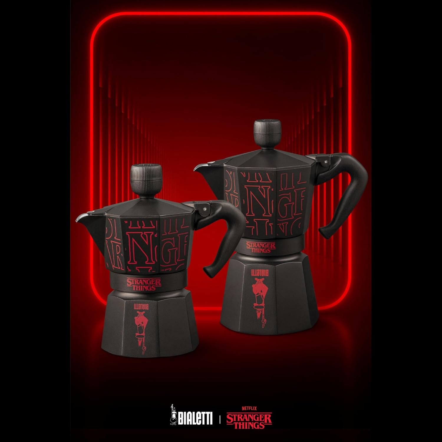 Bialetti Moka Express Stranger Things Cafetière 3 tasses, Bouton musique avec fonction de chargement USB-C, Ne convient pas aux plaques à induction, 3 tasses (130 ml), Noir