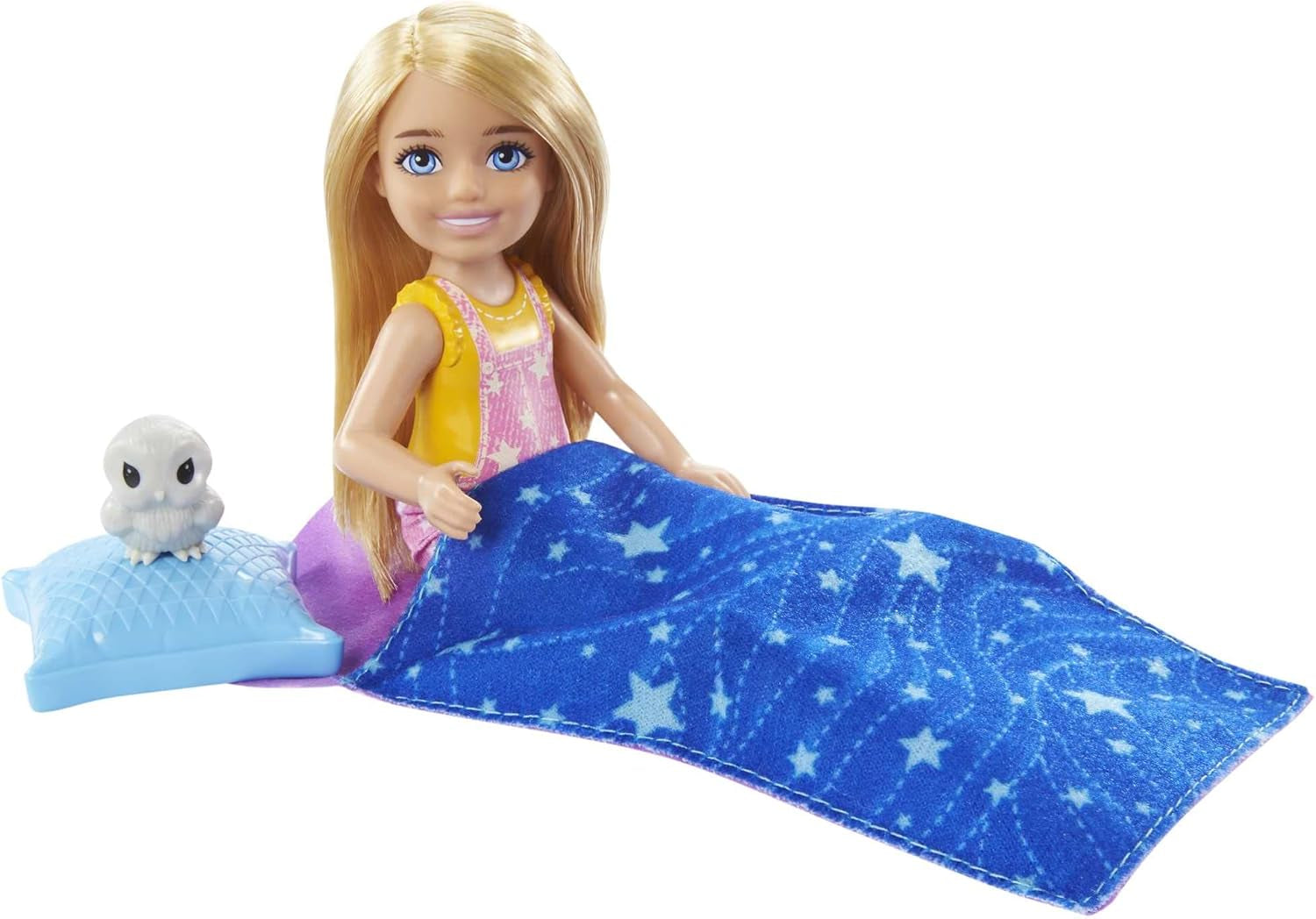 Barbie série Chelsea, poupée Chelsea de camping aux cheveux blonds, chouette, sac de couchage, oreiller, lampe de poche, jumelles, accessoires de camping, cadeau pour enfants, jouet à partir de 3 ans, HDF77