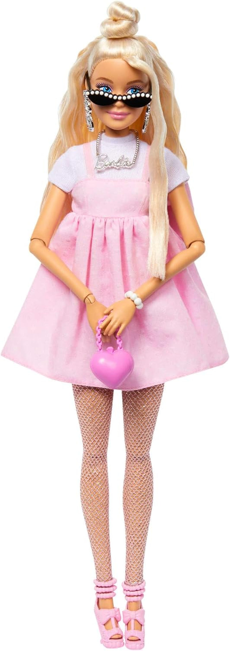 Barbie Deluxe Style-Puppe Nr. 3 mit Barbiecore-Outfit, blonden Haaren in hohem Dutt, pastellrosa Kleid mit überdimensionaler Schleife und Accessoires wie Netzstrumpfhosen, HYV27