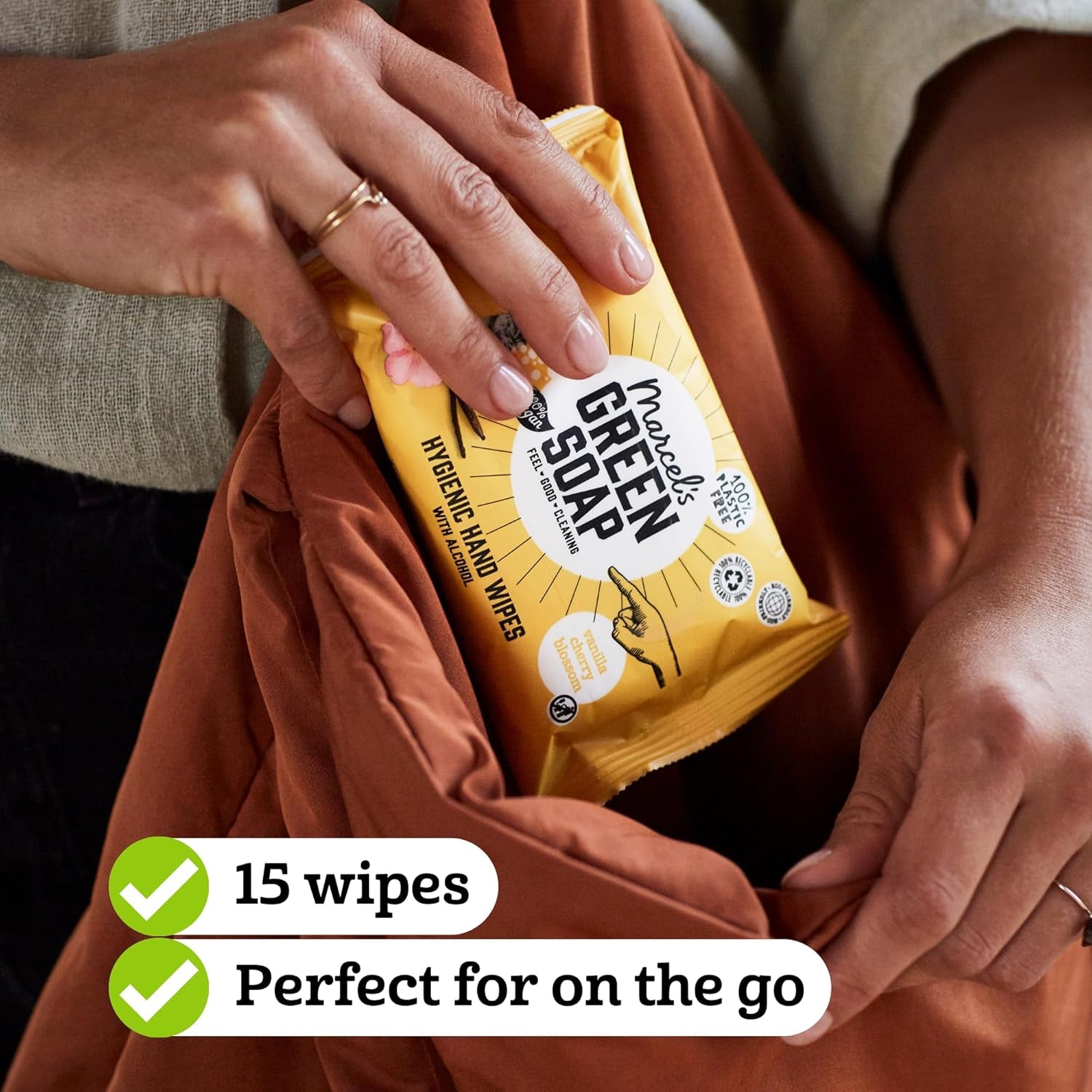 Paquet de 60 lingettes humides pour les mains au savon vert Marcel's - Vanille et fleur de cerisier - À base de plantes - Biologique