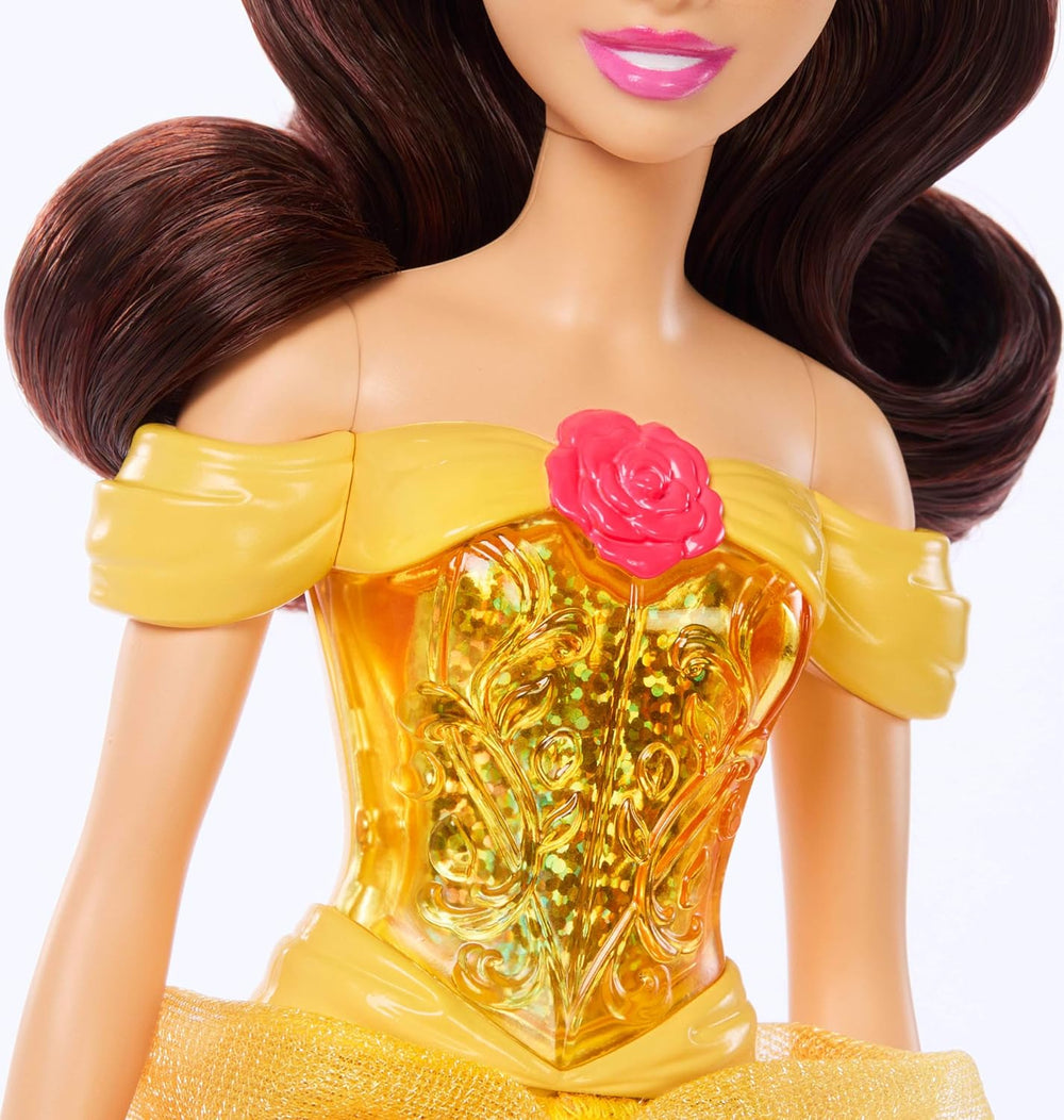 Mattel Disney Princess Toy Poupée articulée Belle avec vêtements et accessoires étincelants Cadeau inspiré du film Disney pour enfants HLW11