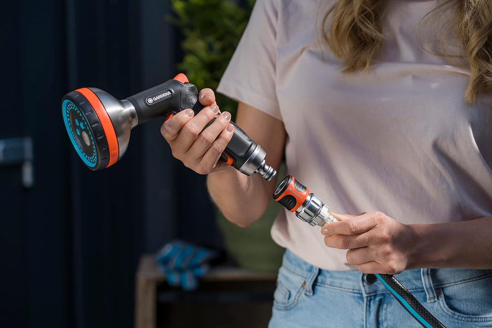Gardena 39042-M Set de pornire cu cuplaj rapid metalic pentru furtunuri de grădină, cuplaje rapide și accesorii în câteva secunde, 4 piese, inclusiv adaptoare anti-scurgere pentru ștecher și priză