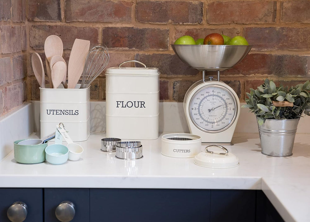 KitchenCraft Living Nostalgia récipient à farine, hermétique, 17 x 12 x 24 cm, crème antique, crème Boîtes de conservation des aliments Naty Shop