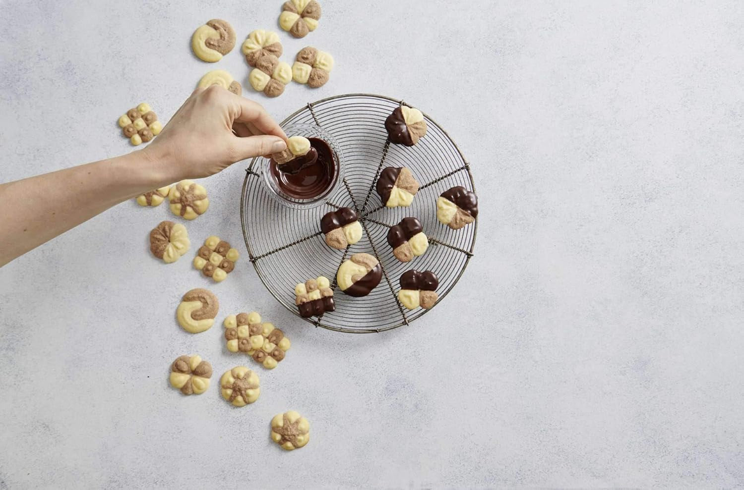 Presse à biscuits Betty Bossi pour une coupe facile de la pâte – Presse à biscuits avec 6 motifs différents