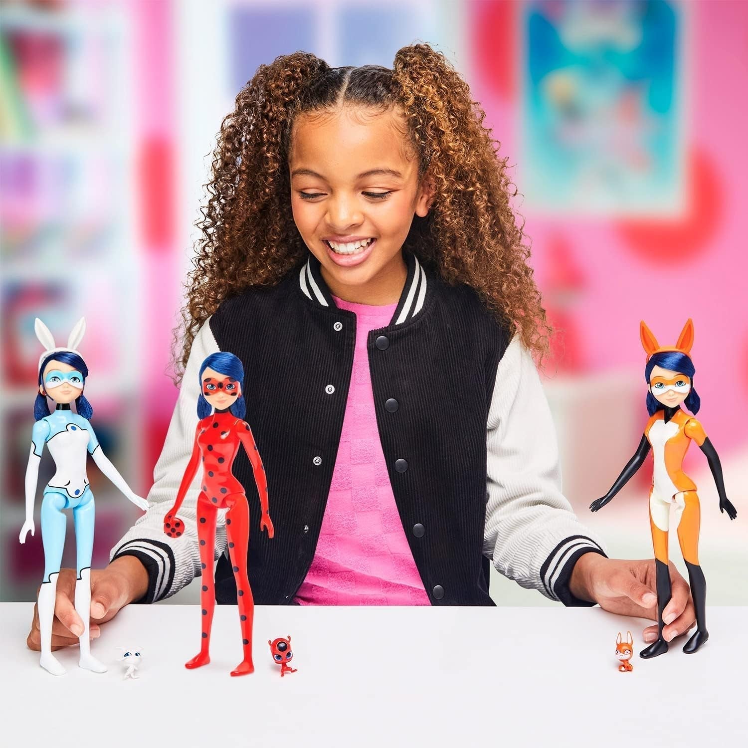 Bandai - Miraculous Ladybug - Poupée Marinette Changement de Couleur Surprise - Poupée Articulée Miraculous, 26 cm + 3 Surprises - Modèle Aléatoire - P50390 Dolls Naty Shop