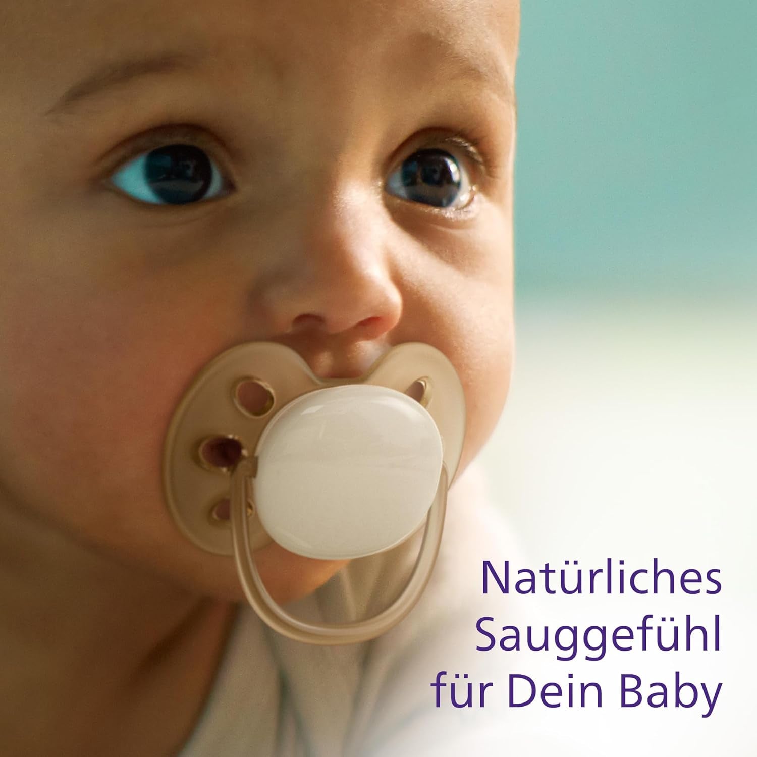 Sucettes Philips AVENT Ultra Soft - paquet de 4 sucettes extra douces sans BPA pour bébés âgés de 0 à 6 mois, comprenant étui de transport et stérilisation (Modèle SCF091/35)