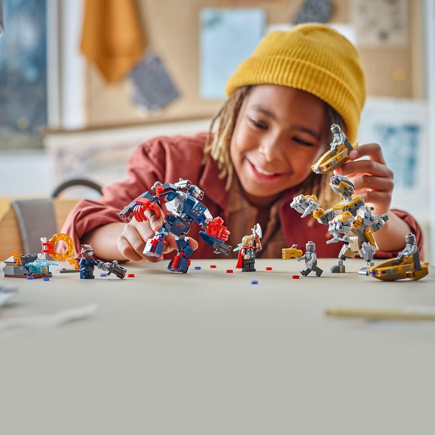 LEGO ǀ Marvel Avengers: Endgame Thor vs. Chitauri Bauset - Superhelden Action mit dem Iron Patriot Mech und 7 Minifiguren - Geschenk für Jungen und Mädchen ab 8 Jahren - 76322