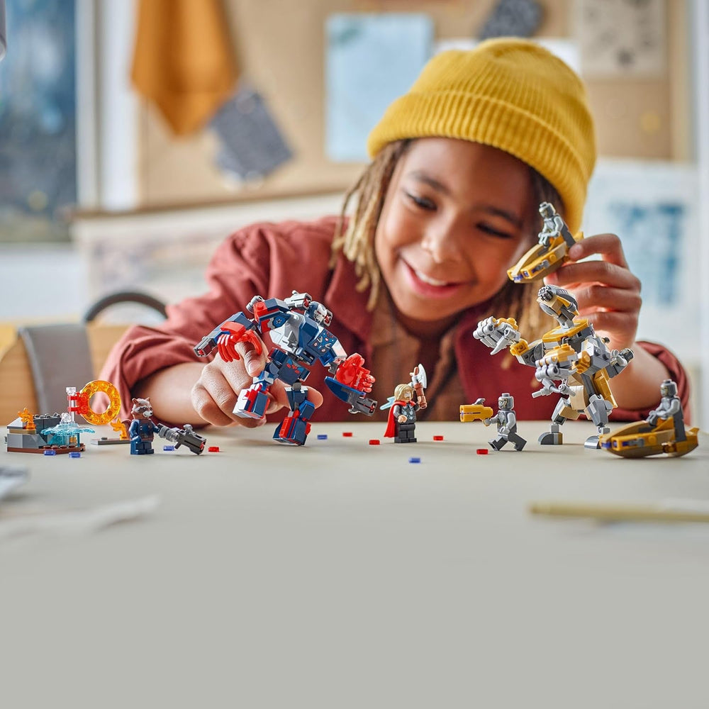 LEGO ǀ Marvel Avengers: Endgame Thor vs. Chitauri Bauset - Superhelden Action mit dem Iron Patriot Mech und 7 Minifiguren - Geschenk für Jungen und Mädchen ab 8 Jahren - 76322