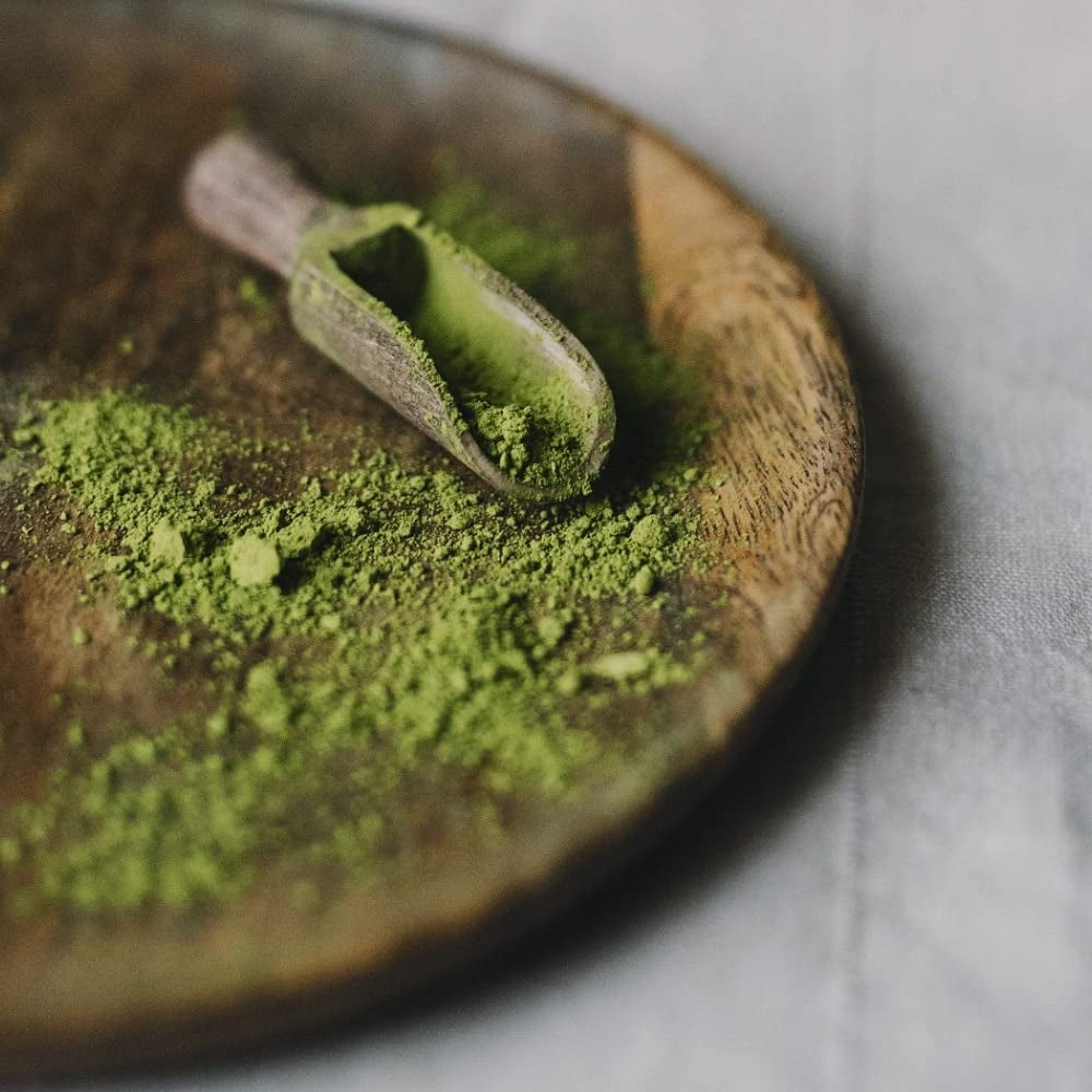 Moya Matcha Bio Poudre de thé vert quotidien | 250 g de qualité quotidienne (III) | Parfait pour être consommé avec des lattés, des smoothies et des limonades...