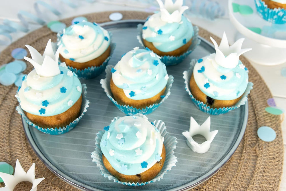 RUF Cupcakes Für Eis-Princessinen Und Prinzen, Mit Torten-Creme in Eisblau, Zucker-Eiskristallen Und Fondant Für Zuckerkronen, Inkl. 12 Backförmchen, 1 X 391G Glaçages et Décor Naty Shop
