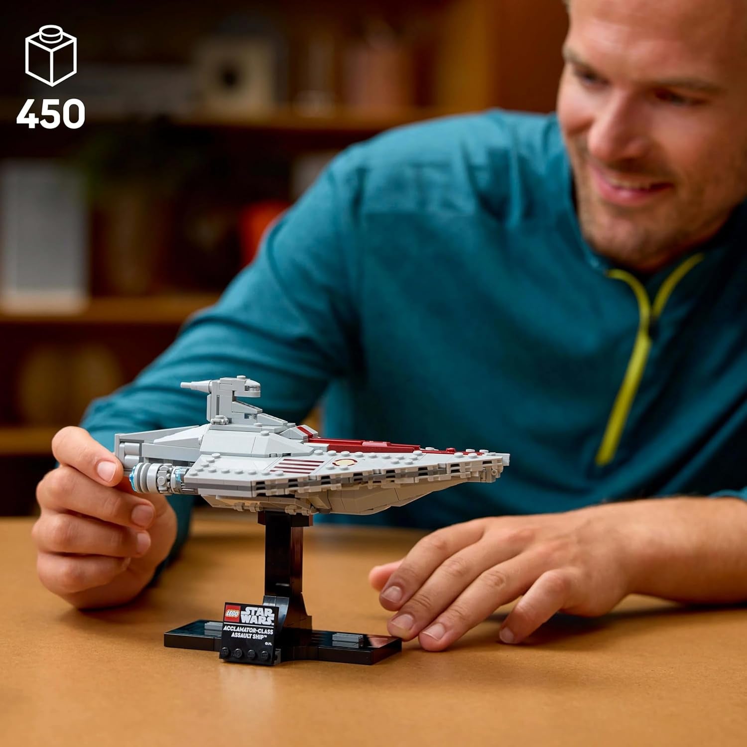 LEGO Star Wars 75404 Navire d'assaut de classe Acclamator de l'Attaque des clones - Vaisseau à collectionner, à construire et à exposer - Ensemble de construction fantastique - Cadeau pour les fans adultes et adolescents Jeux de construction Besuche den LEGO-Store