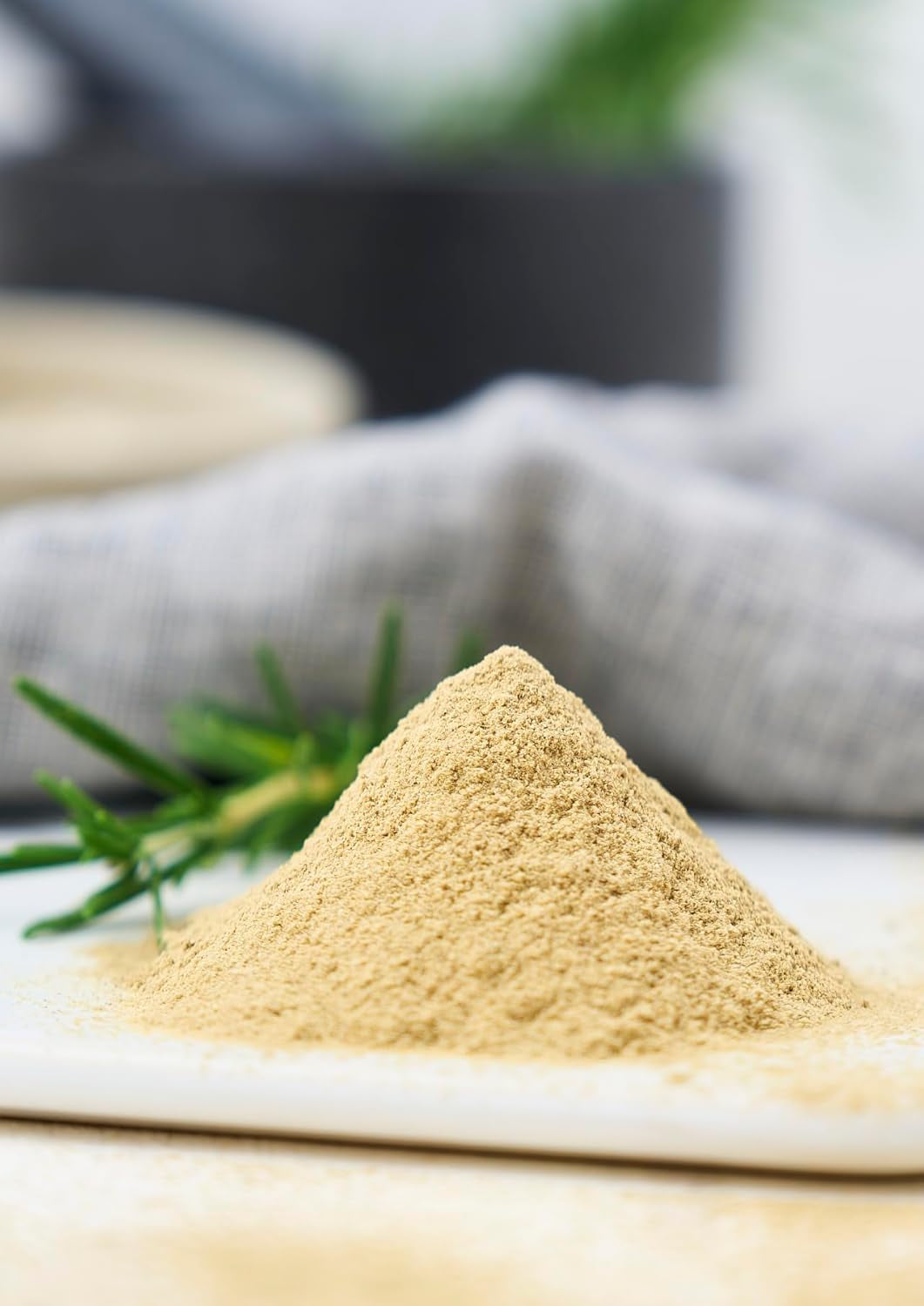 Fuchs Gewürze - Rosmarin gemahlen - zum Würzen von Fisch, Fleisch und Gemüse - ingrédients naturels - 30 g en dose variable, recyclable