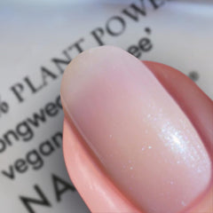 Nails Inc - GLOWING SOMEWHERE Plant Power Vernis à ongles végétalien - 73 % à base de plantes, 100 % végétalien et sans cruauté envers les animaux - Manucure parfaite, perle étincelante - Pour un nail art respectueux de l'environnement