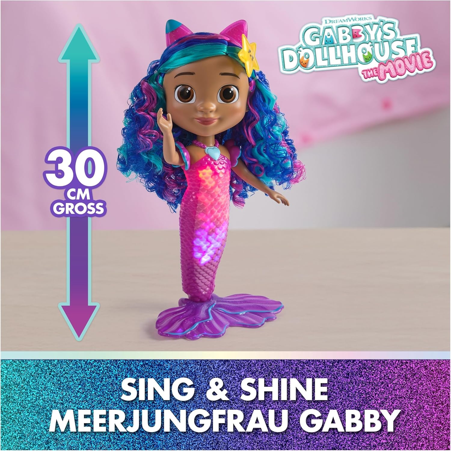 DREAMWORKS GABBY'S DOLLHOUSE – Sing & Shine Meerjungfrau Gabby, 35 cm grande poupée avec lumière et effets sonores, allemand, pour enfants de 3 ans
