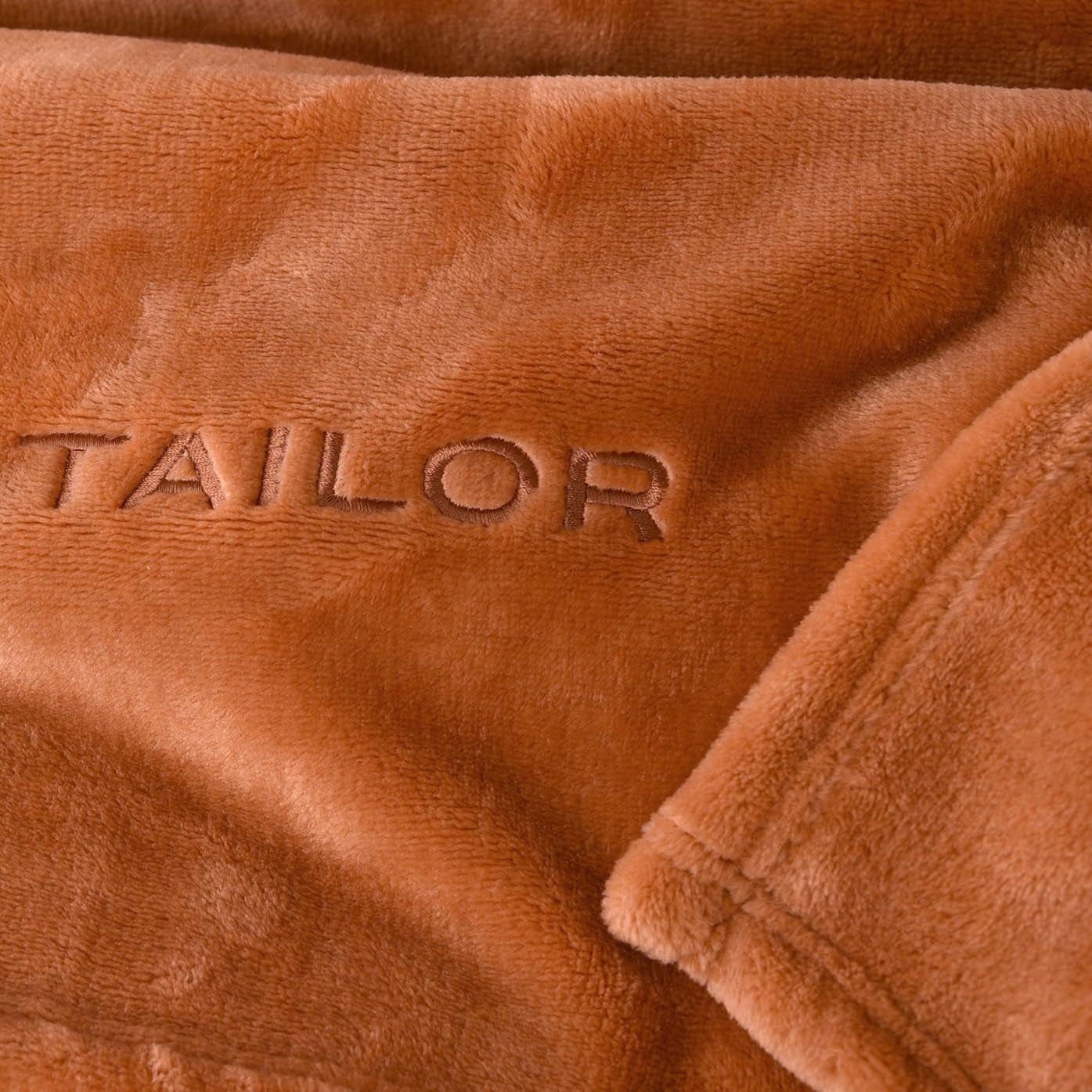 TOM TAILOR Couverture Wellsoft, 150X200 Cm, 100% Polyester/ Wellsoft, brodée avec logo, WELLSOFT BLANKET Orange (Warm Coral) Couettes et couettes Naty Shop