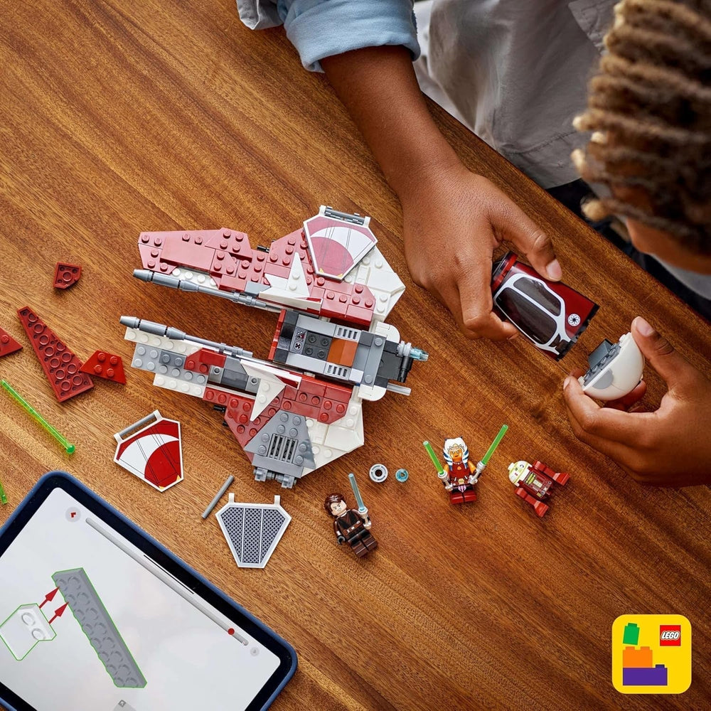 LEGO Star Wars 75401 L'intercepteur Jedi d'Ahsoka, Starfighter pour les fans de Clone Wars, figurines Ahsoka Tano et Anakin Skywalker avec sabres laser et R7-A7, pour garçons et filles à partir de 8 ans Jeux de construction Beuche den LEGO-Store