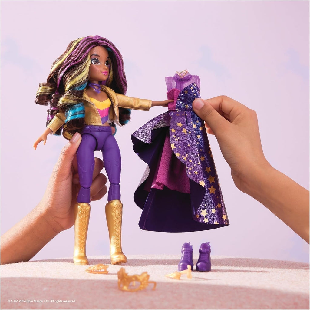 Unicorn Academy Deluxe Masked Ball Sophia - păpușă de 24 cm din popularul serial Netflix cu 2 ținute, dress-up clasic și joc de rol, vârsta 4+ Papusi Naty Shop