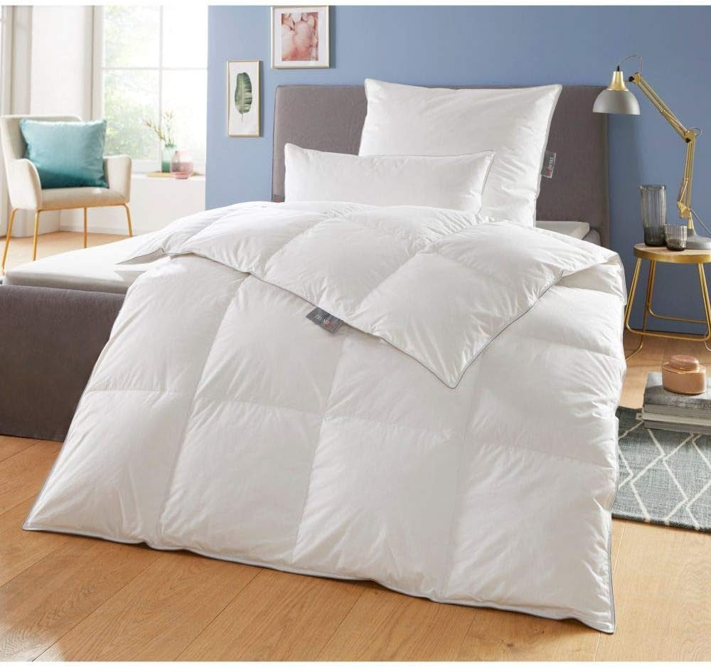 Couette en duvet Badenia Trendline Comfort, couette d'hiver chaude avec 90% duvet et 10% plumes de classe I, 135 X 200 Cm, duvet testé et certifié Oeko-Tex, produit selon la norme de qualité allemande Couettes et couettes Naty Shop