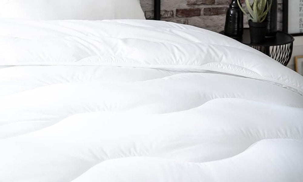 Couette Abeil, matière : 100% microfibre, garnissage, Blanche, 260X240 Couettes et couettes Naty Shop