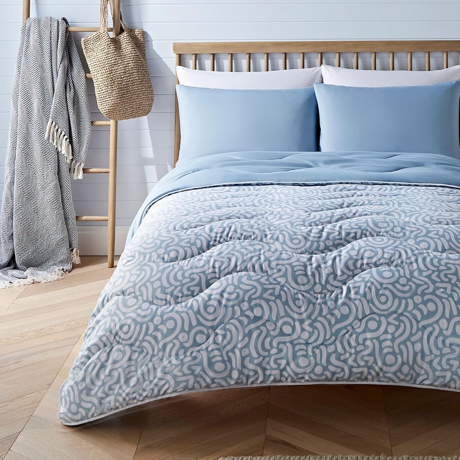 Couette sans housse Night Lark Super King 6 Tog printemps été - Vagues abstraites. Couverture super douce, confortable et légère. Lavable en machine et séchage rapide, ensemble de taies d'oreiller réversibles tout-en-un Naty Shop Quilts & Quilts Abstract Waves Super King