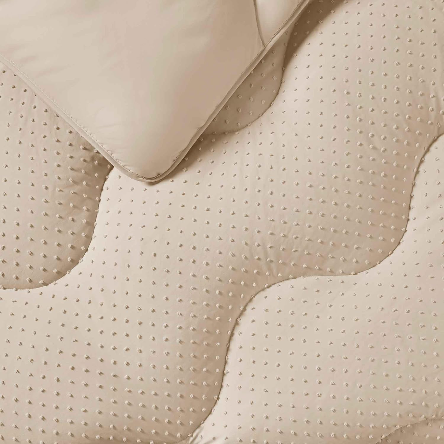 Couette Night Lark sans housse, 4,5 Tog, King Size, collection Dot touffetée, literie de luxe, hypoallergénique, lavable en machine, couettes et couettes sable chaud Naty Shop