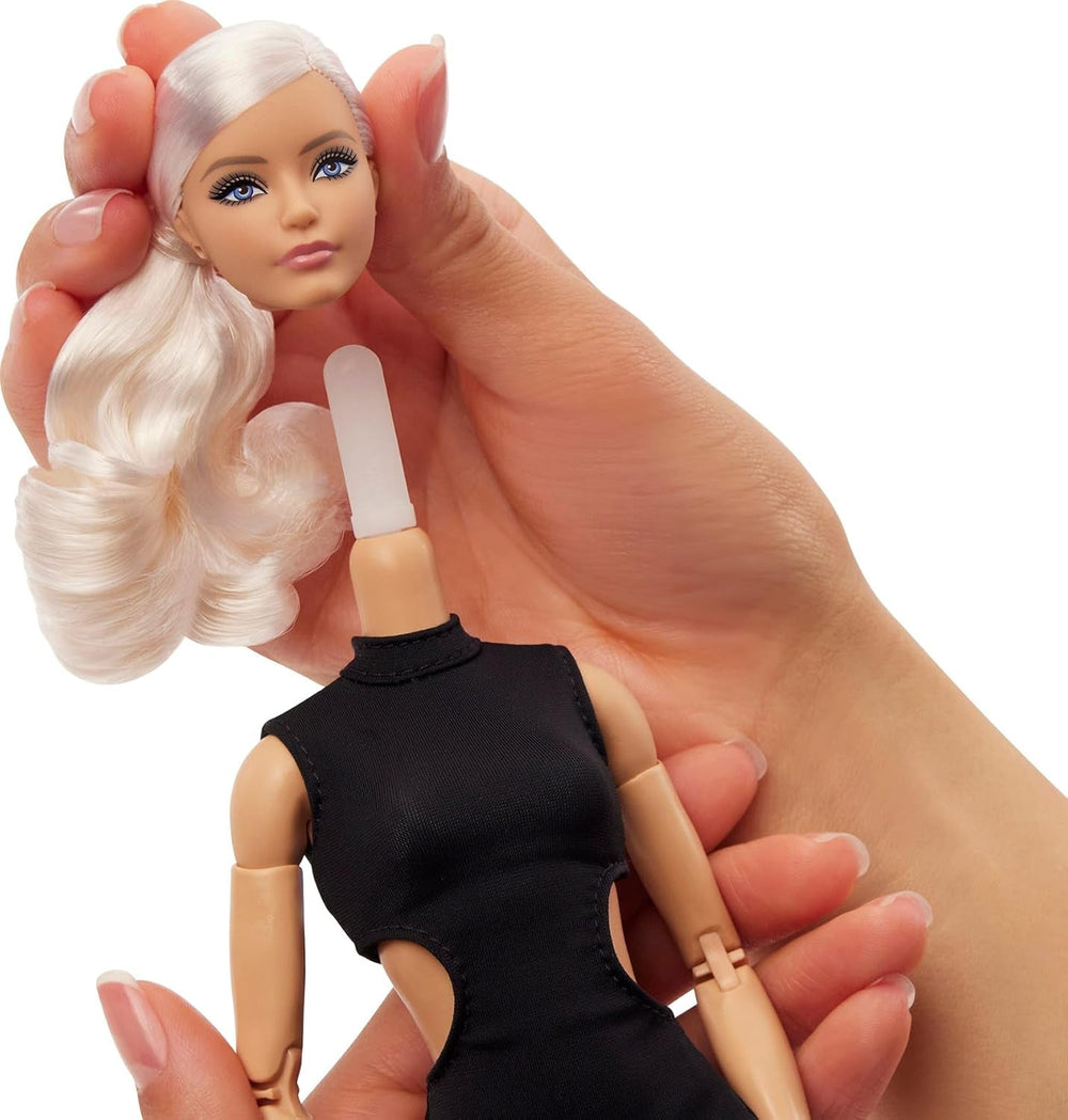 Barbie Basics Modèle 2 Poupée de collection avec cheveux blonds, mini robe noire et bottes de gladiateur, coupe universelle, corps mobile et tête interchangeable, JBH71 Naty Shop Dolls