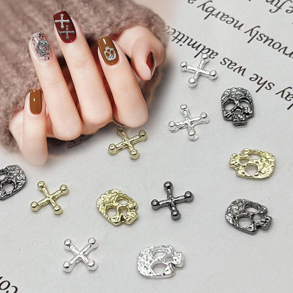 120pcs Croix Crâne Nail Art Décorations Ensemble Or Argent Métal Nail Art Charms Punk Alliage Nail Art Bijoux Pierres Étincelantes Accessoires