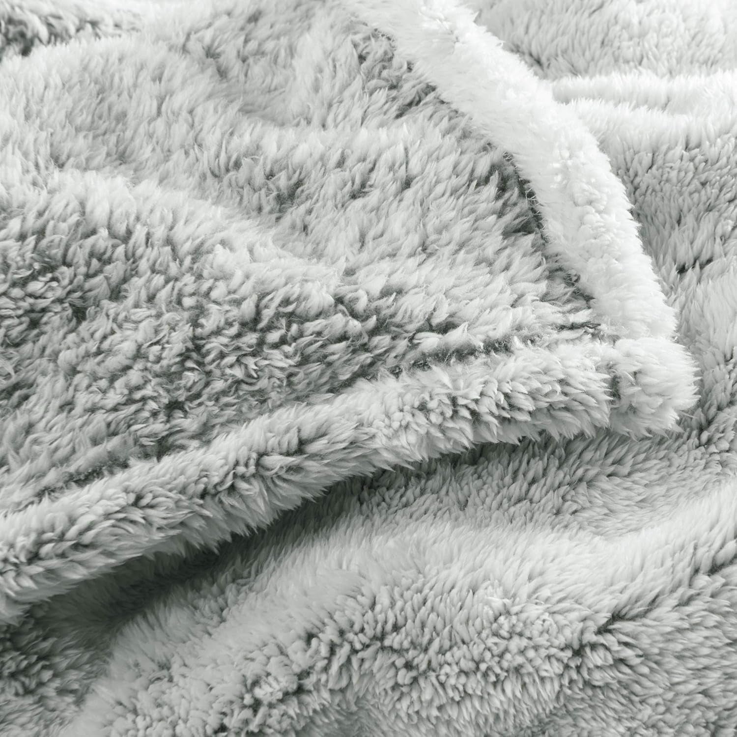 Aqua-Textil Couverture câline moelleuse 150 X 200 Cm Gris Blanc Mélange Peluche Couverture TV Couvre-lit Sherpa Polaire Oeko-Tex Ottawa Lits et Couvertures Besuche den aqua-textil-Store