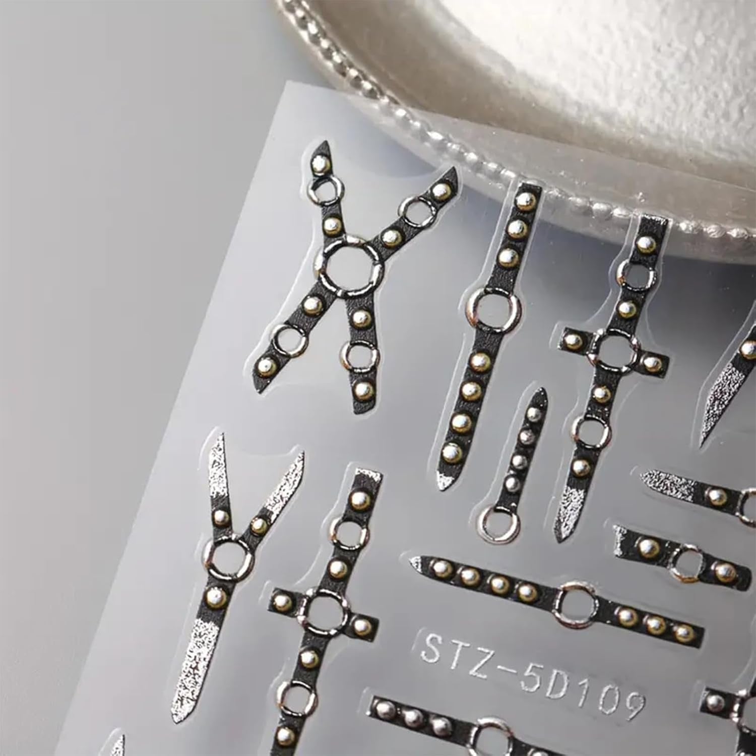 2PCS 5D Embossed Gothic Punk Nagelsticker, Nagel Sticker Selbstklebend Kreuz et X-Form Halloween Nagelaufkleber, Nageldesign Zubehör Für Damen Nail Art