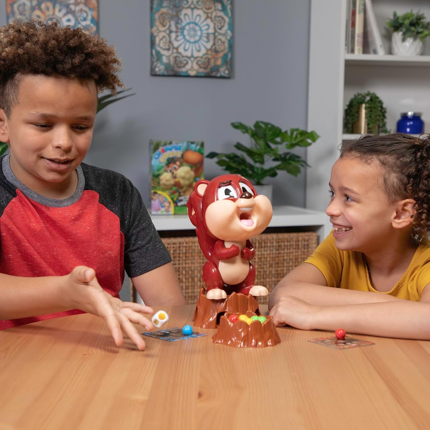 Goliath Munching Max, jeux de société pour enfants 4+, jeu de fête pour 2 à 4 joueurs, jeu amusant pour les enfants, jouez en famille ou entre amis