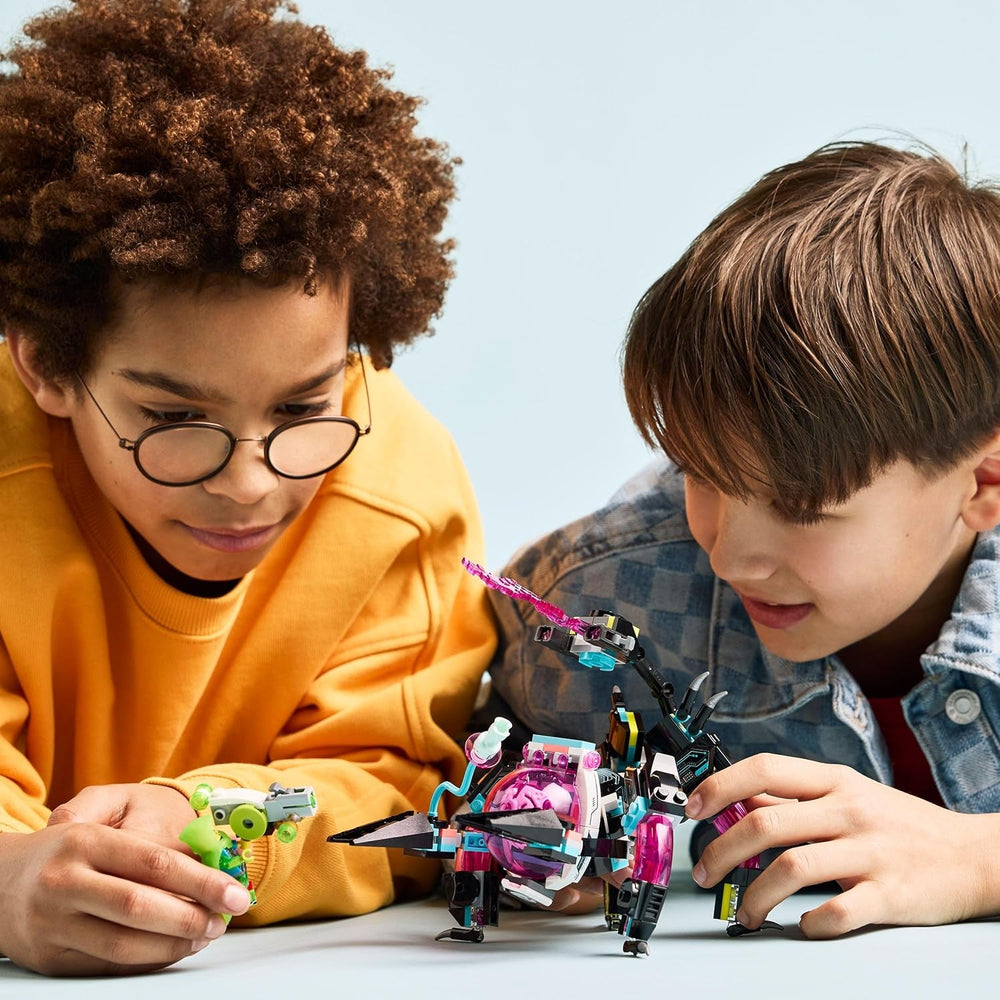 LEGO DREAMZzz Mateo vs. Cyberhirn-Mech - Modularer Roboter zum Bauen und Spielen für Mädchen und Jungen ab 8 Jahren - in Skorpionfigur umbaubarn - inkl. Minifigur und Dreamling - Geschenkidee - 71495