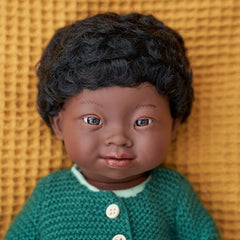 Miniland Babypuppe afrikanischer Junge 38cm mit Down Syndrom, 31089