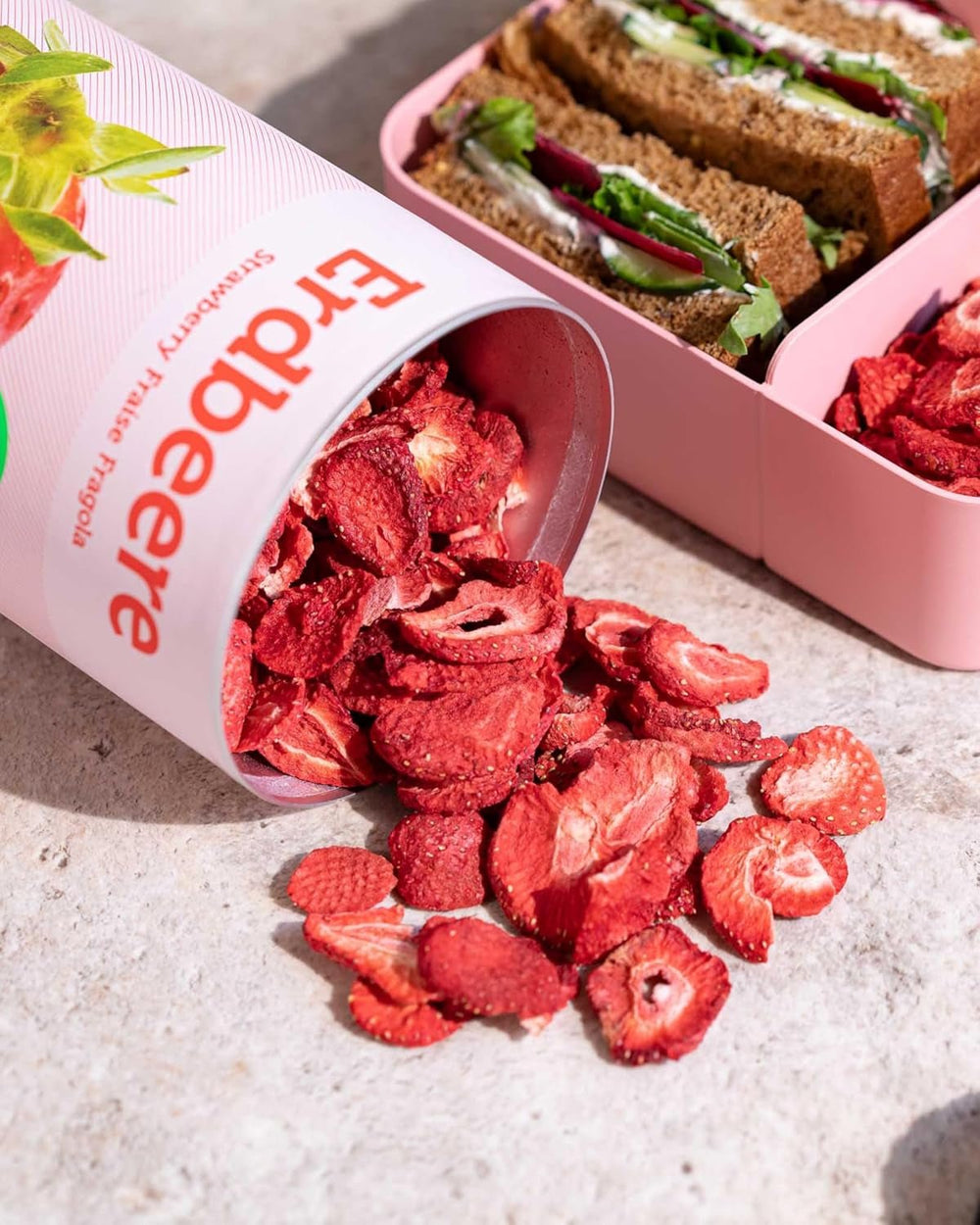 BUAH® Fraises lyophilisées | Chips de fraises comme collation ou pour smoothies | Substitut idéal aux bonbons | Vegan et sans sucre ajouté | 96g de produits déshydratés Naty Shop