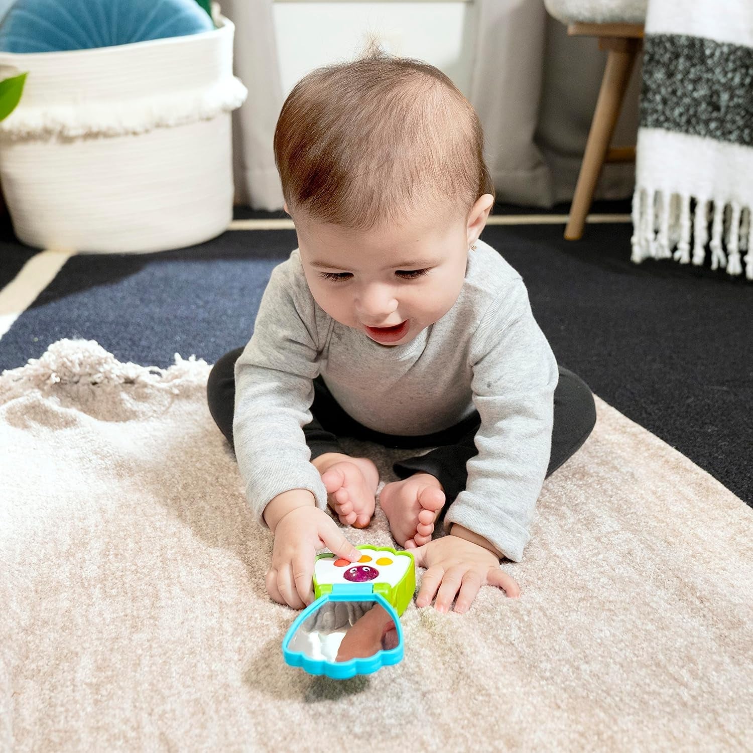 Baby Einstein, Ocean Explorers Shell Phone, sunete și lumini, 3 limbi - engleză, franceză, spaniolă, de la 6 luni Jucarii Bebe Naty Shop