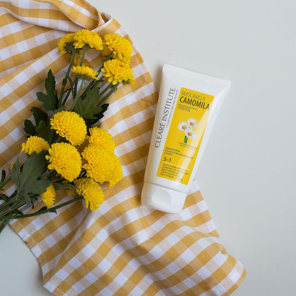 Institut Clearé | Masque à la camomille | Nourrit, conditionne et démêle | Brillance et brillance dorées | 97% d'ingrédients naturels | Apaise le cuir chevelu À l'extrait de camomille | Masque capillaire Naty Shop 150 ml