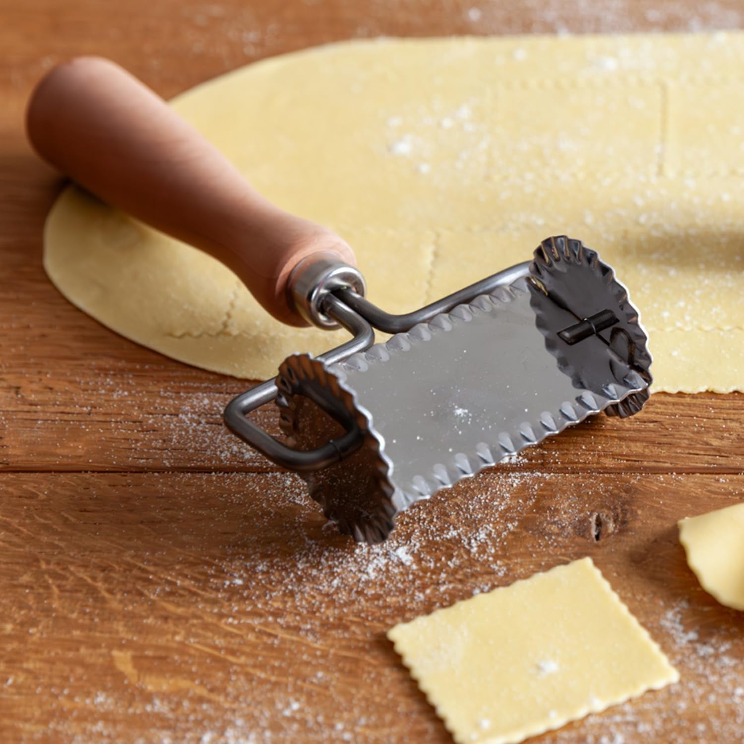 MARCATO emporte-pièce carré outil à gâteau dentelé en acier 6 cm coupe précise robuste Durable