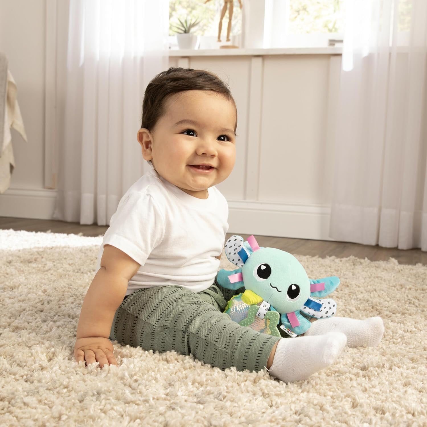 LAMAZE Alise Axolotl - Jouet pour poussette Clip & Go - Jouets sensoriels pour bébé - Jouets d'apprentissage précoce 0-6 mois - Conçus par des experts pour les nouveau-nés - Cadeaux de baby shower Bebe Naty Shop Toys
