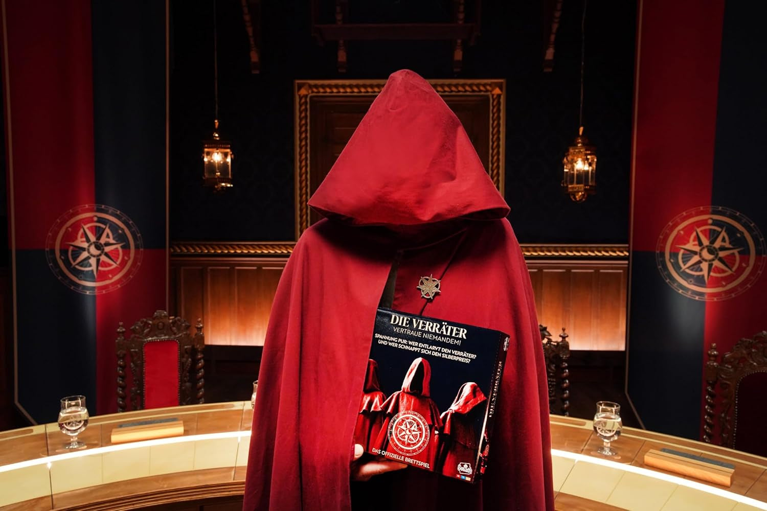 Goliath : Traîtres, jeux de société pour enfants à partir de 12 ans, jeux de société pour 4 à 6 joueurs, le jeu est basé sur la série télévisée du même nom