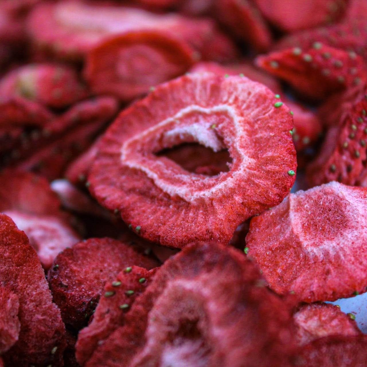 Fraises lyophilisées 150g - Tranches de fraises lyophilisées - Fruits secs lyophilisés - Fraises séchées - Parfait pour la pâtisserie, la décoration, le snack, le muesli, les desserts Produits déshydratés Naty Shop