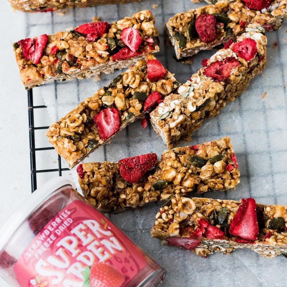 Fraises lyophilisées Super Garden | Fruits lyophilisés délicieux et 100% purs | Fraises entières séchées pour des collations saines ou des pâtisseries | Fraises lyophilisées 19g Produits déshydratés Naty Shop