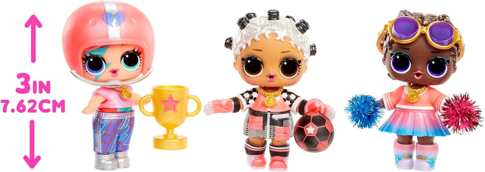 L.O.L. Surprise! All-Star Sports Vault Collection Tots - Inkl. 1 Puppe, Blindverpackung, 12 Puppen zum Sammeln, 8 Zubehörteile zum Auspacken, Ideal für Kinder ab 4 Jahren, Rosa