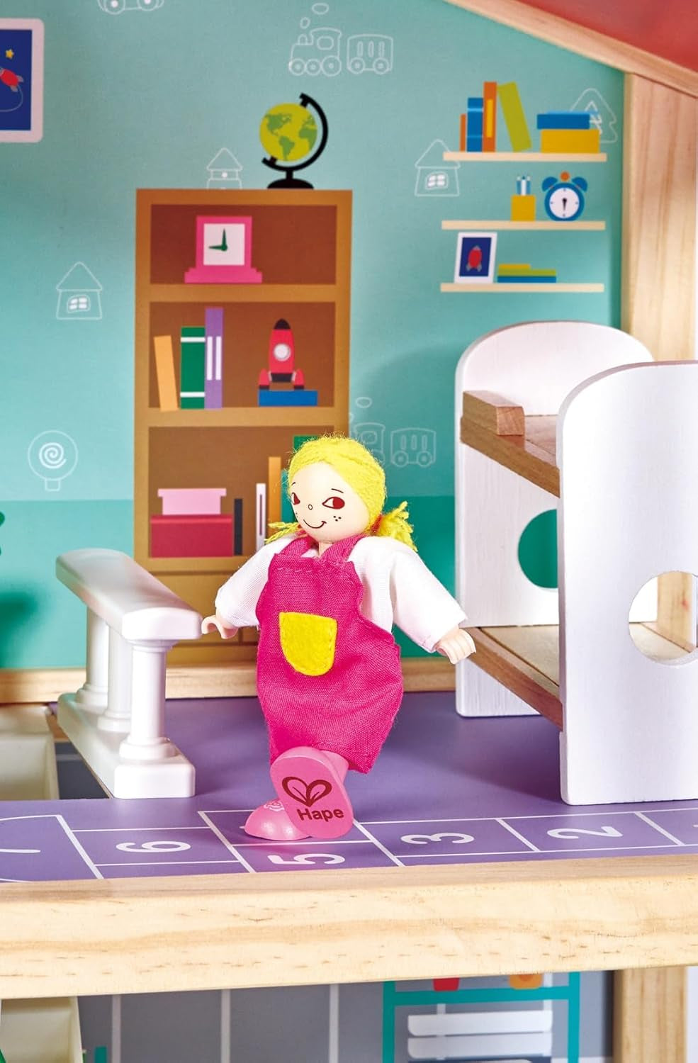 Hape Doll's Villa Maison de poupée en bois de 10 pièces, jeu de rôle créatif comprenant des meubles et des accessoires, jouet éducatif pour 3 ans et plus