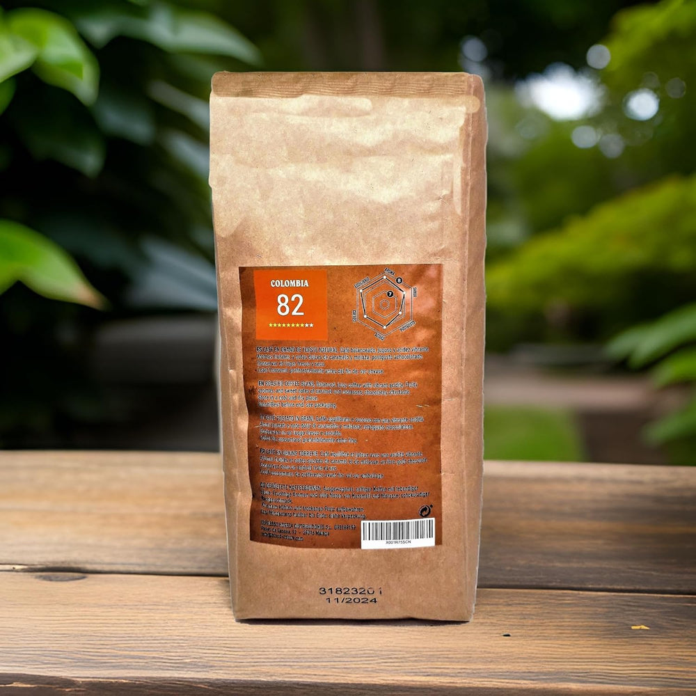 1 kg de grains de café naturels 100% Arabica - origine exclusive de Colombie - récompensé par 82 points par la Specialty Coffee Association (SCA) - pour son arôme, son goût et son excellence