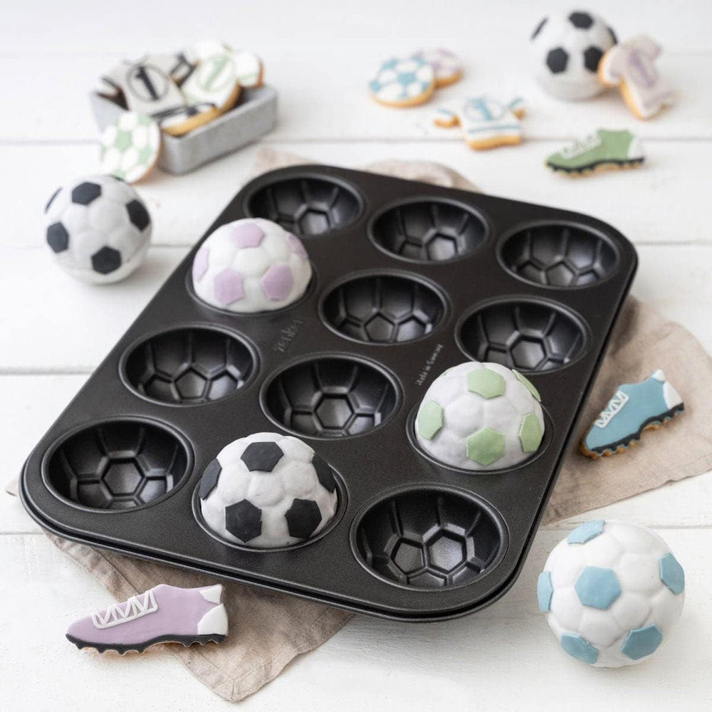 Zenker 12Er Muffinform – Muffinbackblech Für Muffins Und Cupcakes Aus Der Serie Soccer Baking– Hitzebeständiges 12Er Muffinblech Mit Antihaftbeschichtung, Schwarz Moules et plaques pour la pâtisserie Naty Shop