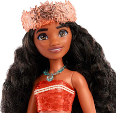 Mattel DISNEY Moana - Poupée mannequin articulée avec tenue pailletée, bandeau et collier amovibles, pour enfants à partir de 3 ans, HPG68